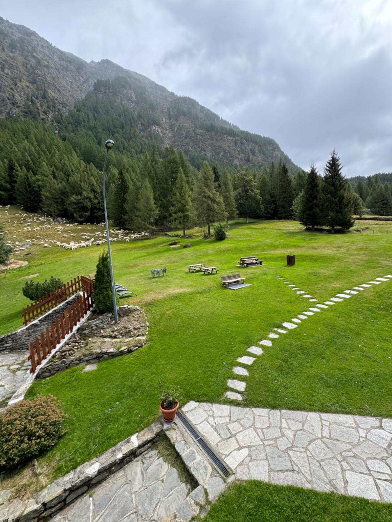 Hotel Miramonti Campodolcino Buitenkant foto